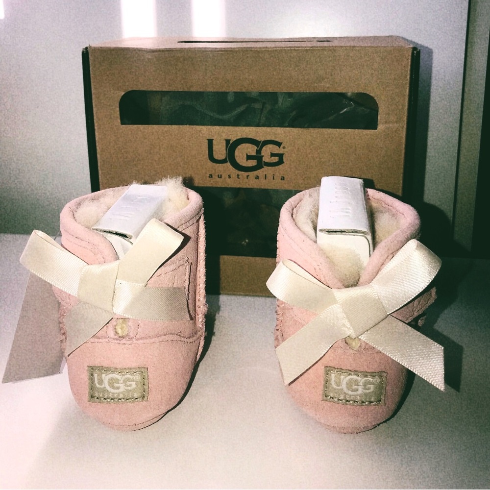 Baby Authentic girl Infant UGGs boots Light Pink, size 0/1 (0-6 months)